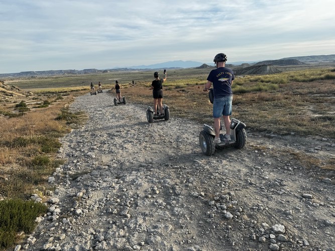 Segway en bardenas reales una aventura que desliza el silencio