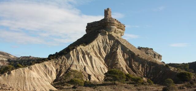 Ruinas del Castillo de Peñaflor en las Bardenas Reales, enclave arqueológico visitado en las rutas de NATAVEN.